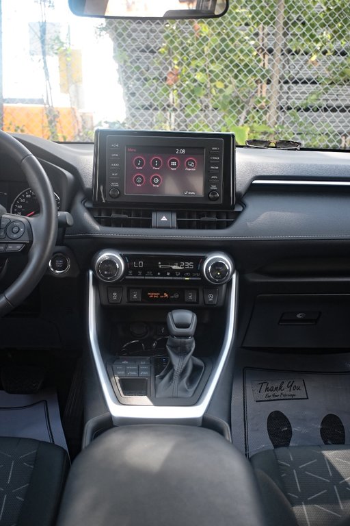 2022 Toyota RAV4 XLE AWD in Mississauga, Ontario - 10 - w1024h768px