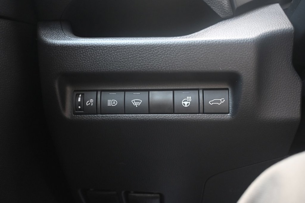2022 Toyota RAV4 XLE in Mississauga, Ontario - 20 - w1024h768px