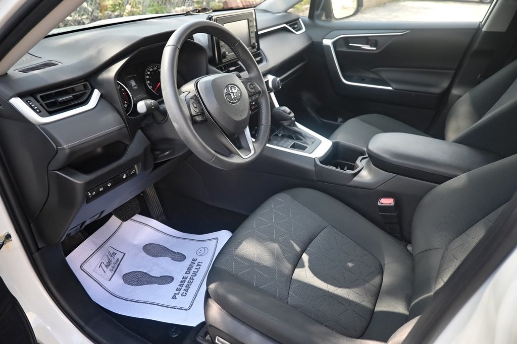 2022 Toyota RAV4 XLE in Mississauga, Ontario - 14 - w1024h768px