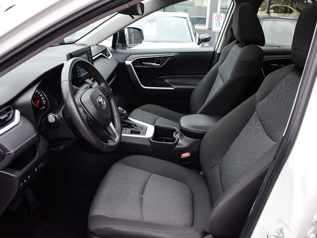 2022 Toyota RAV4 XLE in Mississauga, Ontario - 13 - w1024h768px