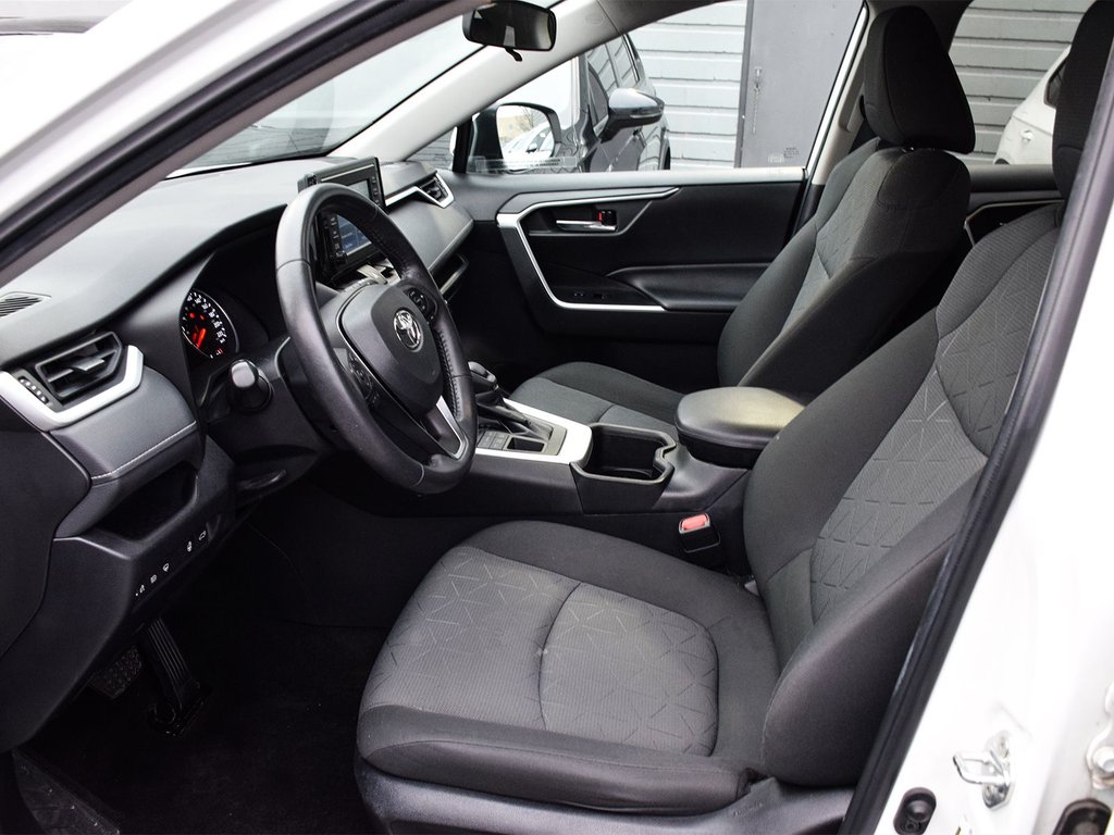 2022 Toyota RAV4 XLE in Mississauga, Ontario - 7 - w1024h768px