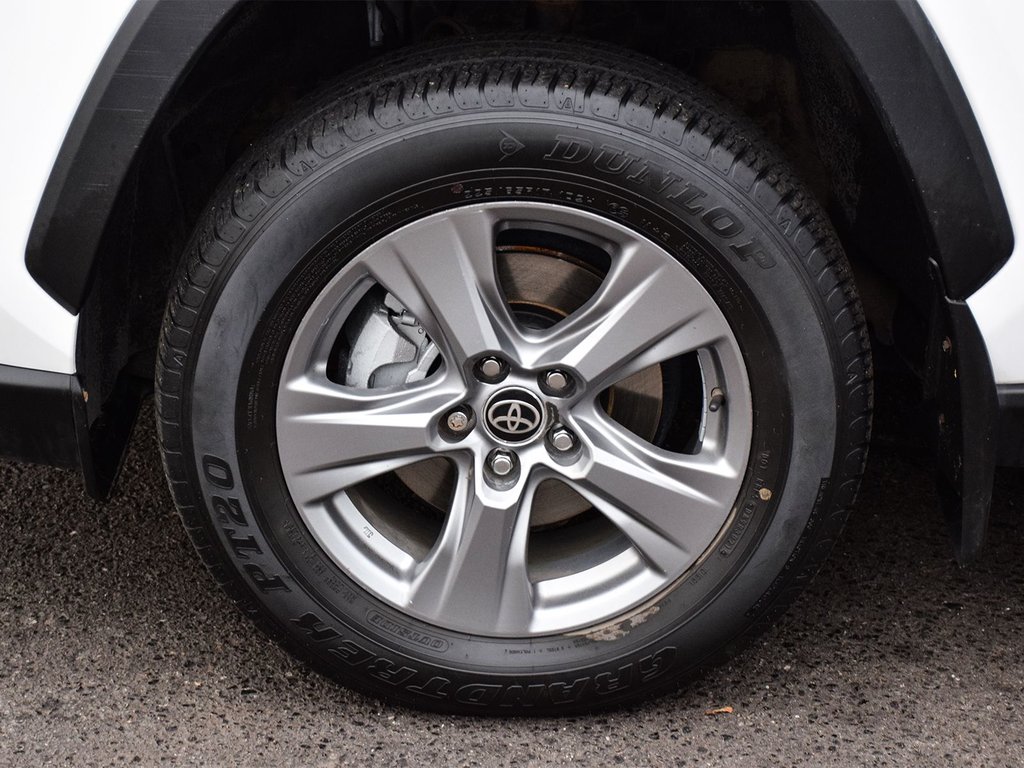 2022 Toyota RAV4 XLE in Mississauga, Ontario - 2 - w1024h768px