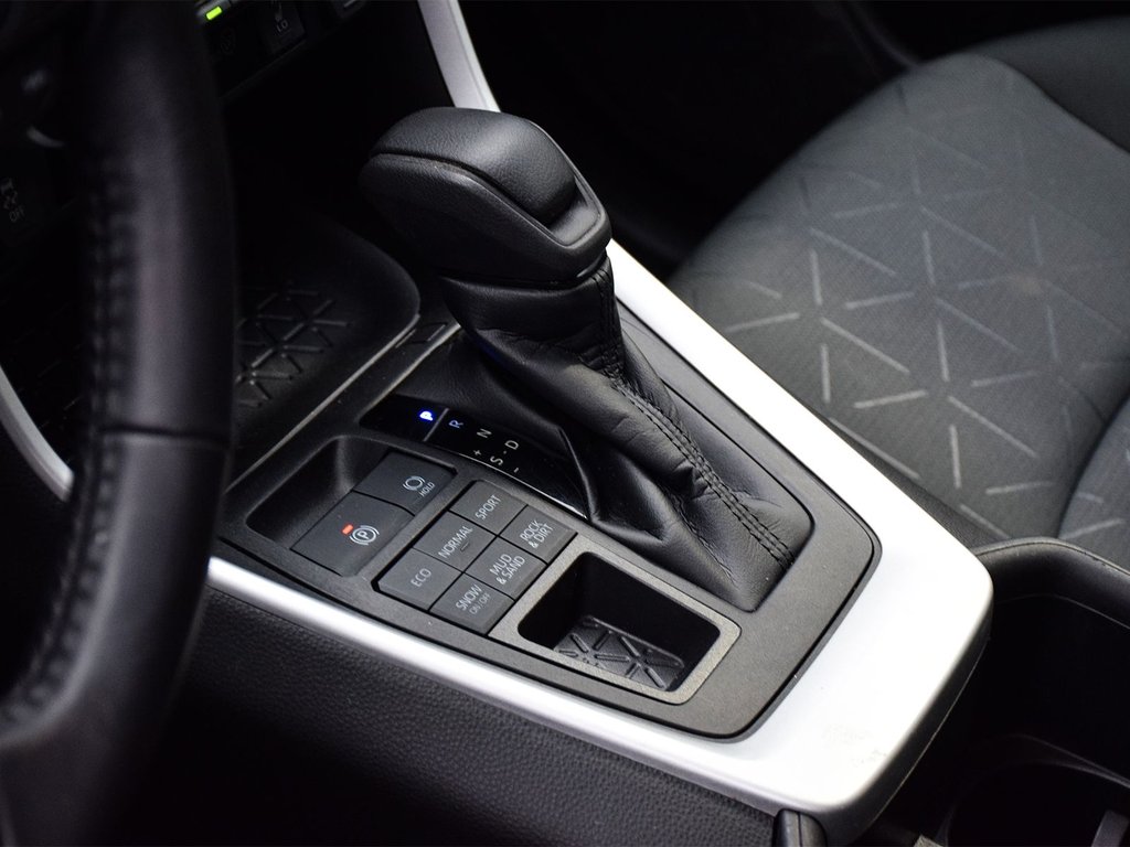 2022 Toyota RAV4 XLE in Mississauga, Ontario - 8 - w1024h768px
