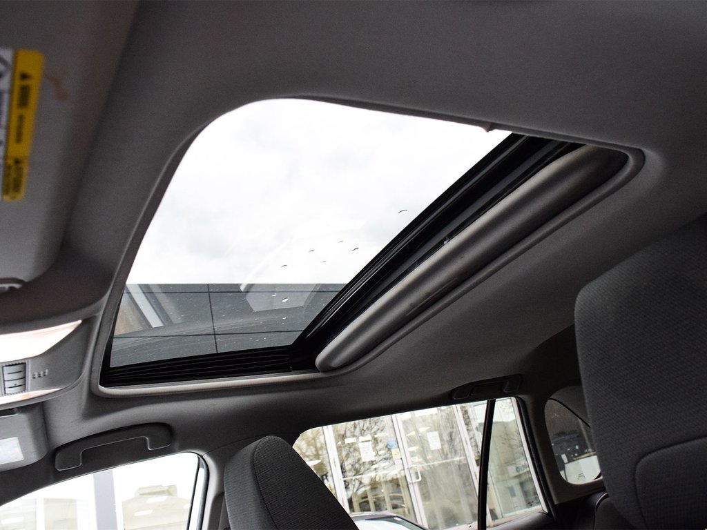 2022 Toyota RAV4 XLE in Mississauga, Ontario - 14 - w1024h768px