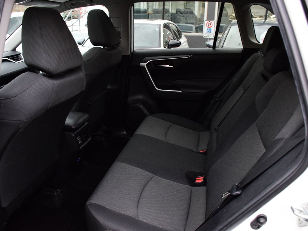 2022 Toyota RAV4 XLE in Mississauga, Ontario - 16 - w1024h768px