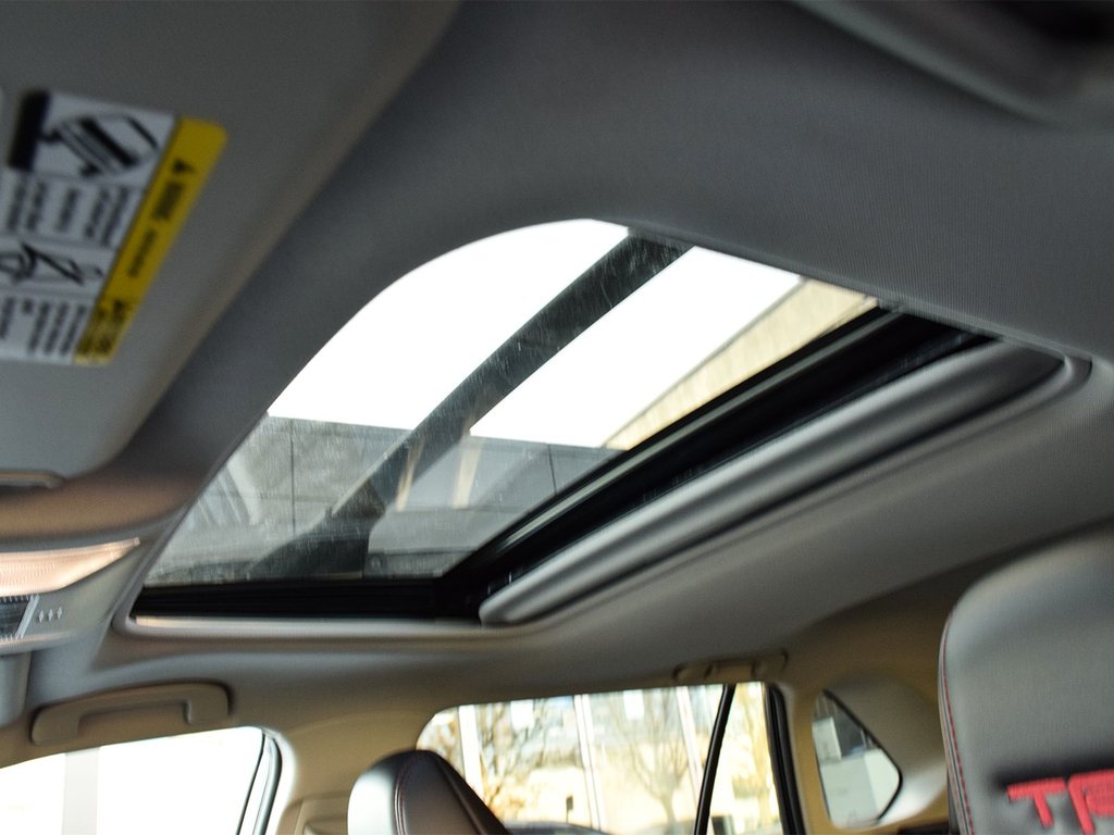 2022 Toyota RAV4 Trail in Mississauga, Ontario - 10 - w1024h768px