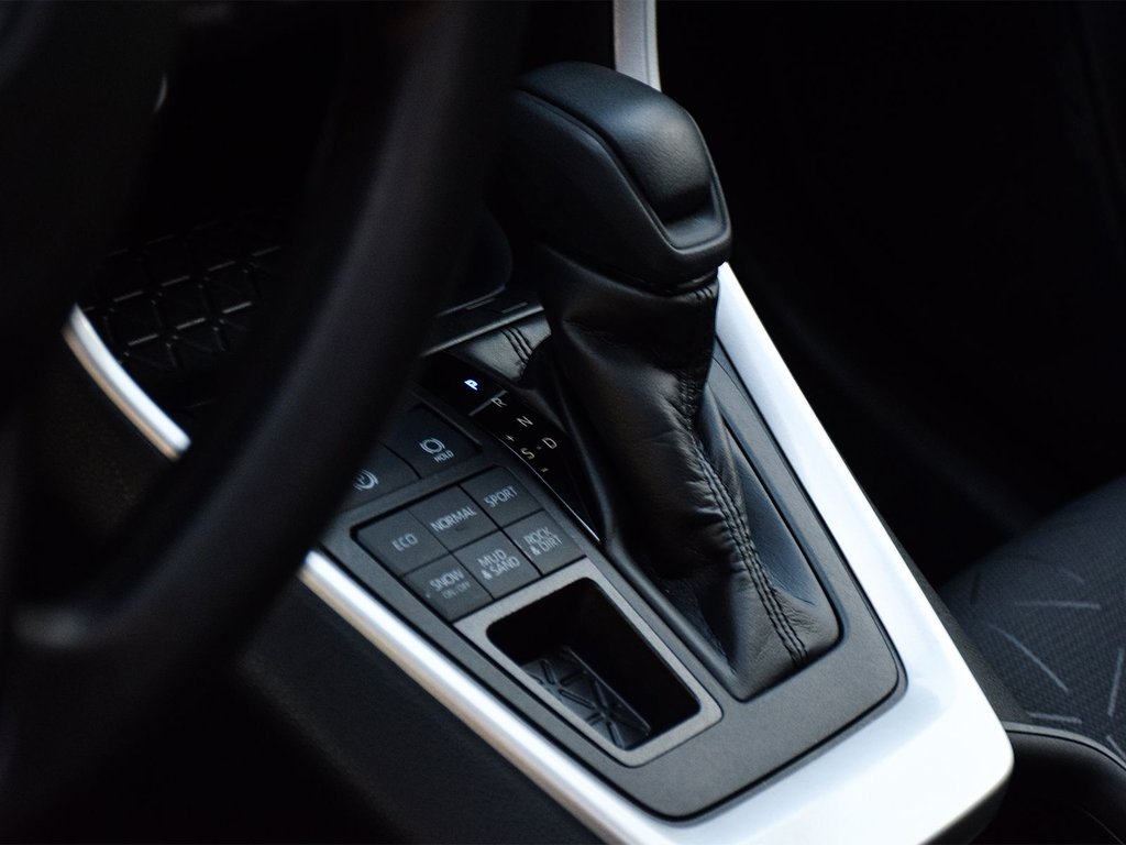 2023 Toyota RAV4 LE in Mississauga, Ontario - 8 - w1024h768px