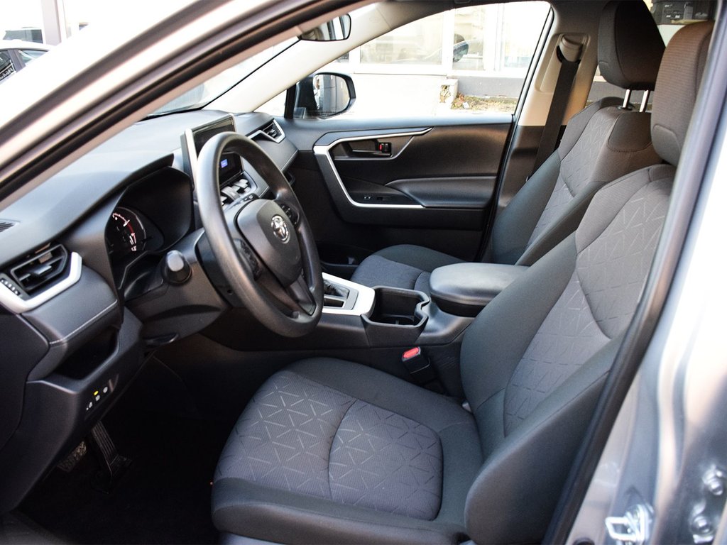 2023 Toyota RAV4 LE in Mississauga, Ontario - 7 - w1024h768px