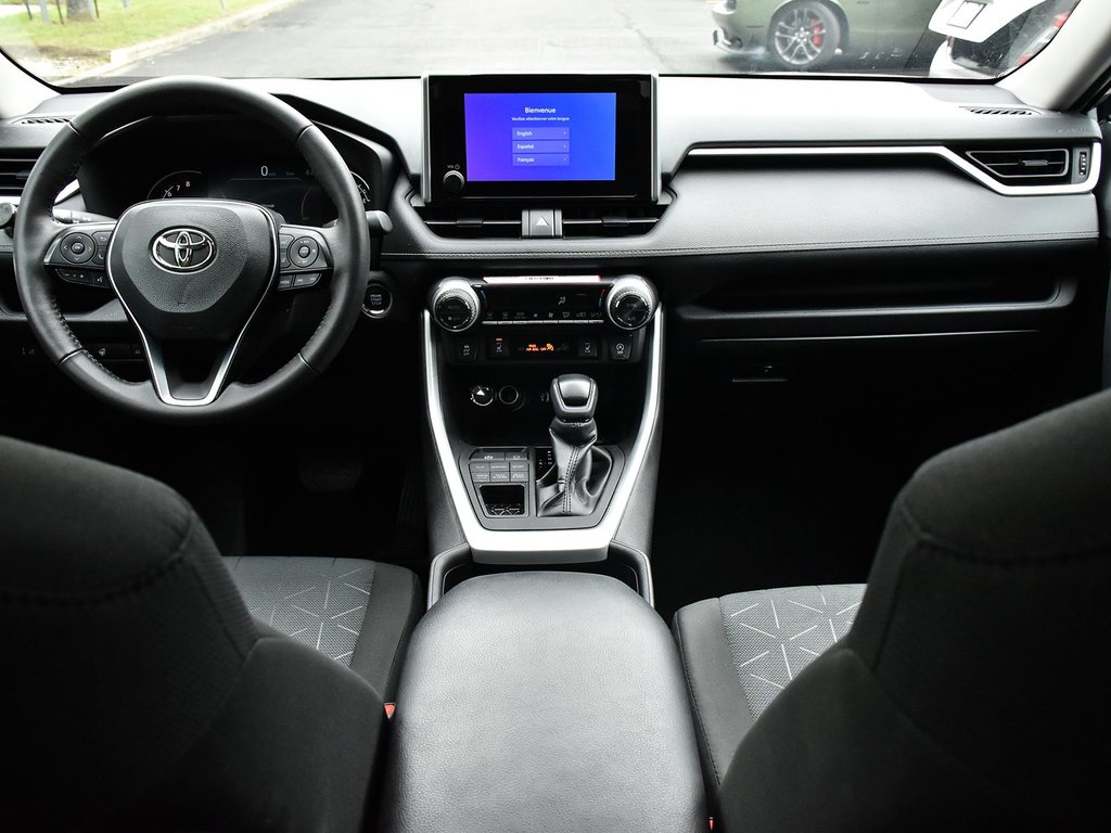 2024 Toyota RAV4 XLE AWD in Mississauga, Ontario - 13 - w1024h768px