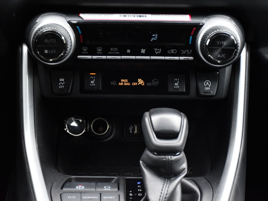 2024 Toyota RAV4 XLE AWD in Mississauga, Ontario - 16 - w1024h768px