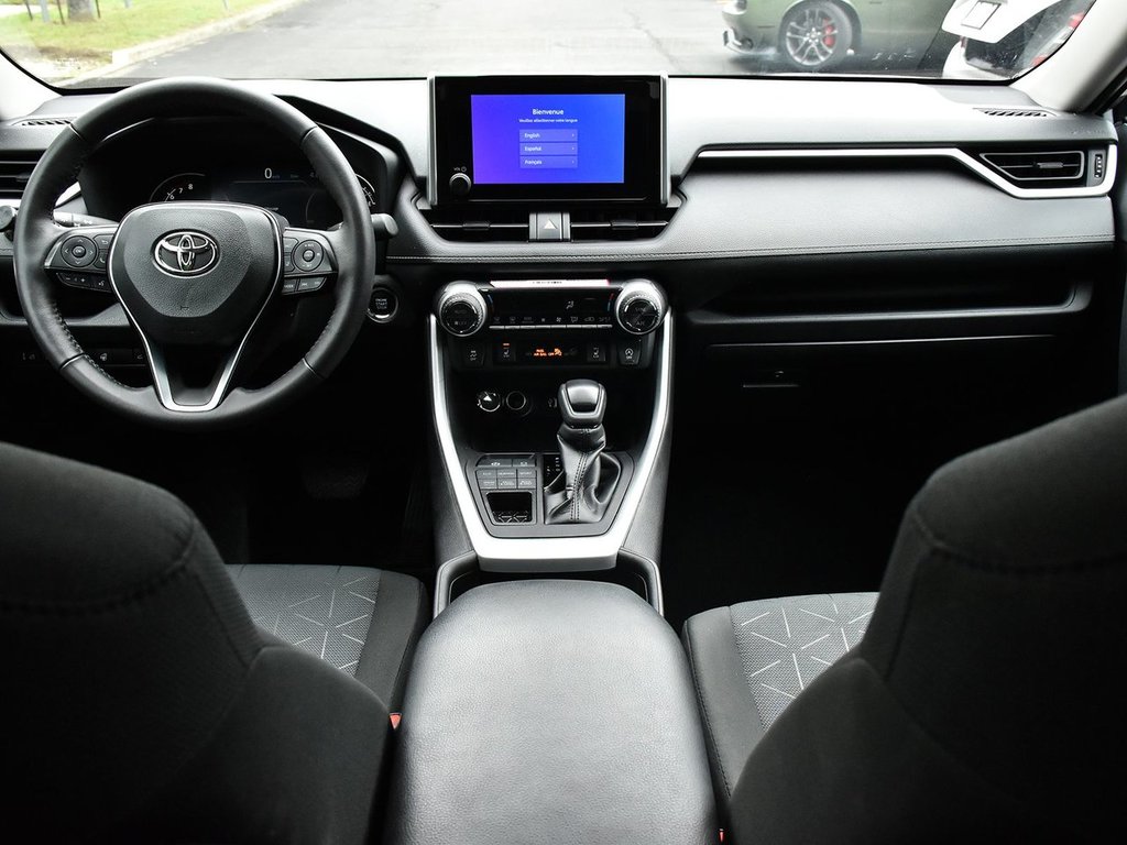 2024 Toyota RAV4 XLE in Mississauga, Ontario - 14 - w1024h768px