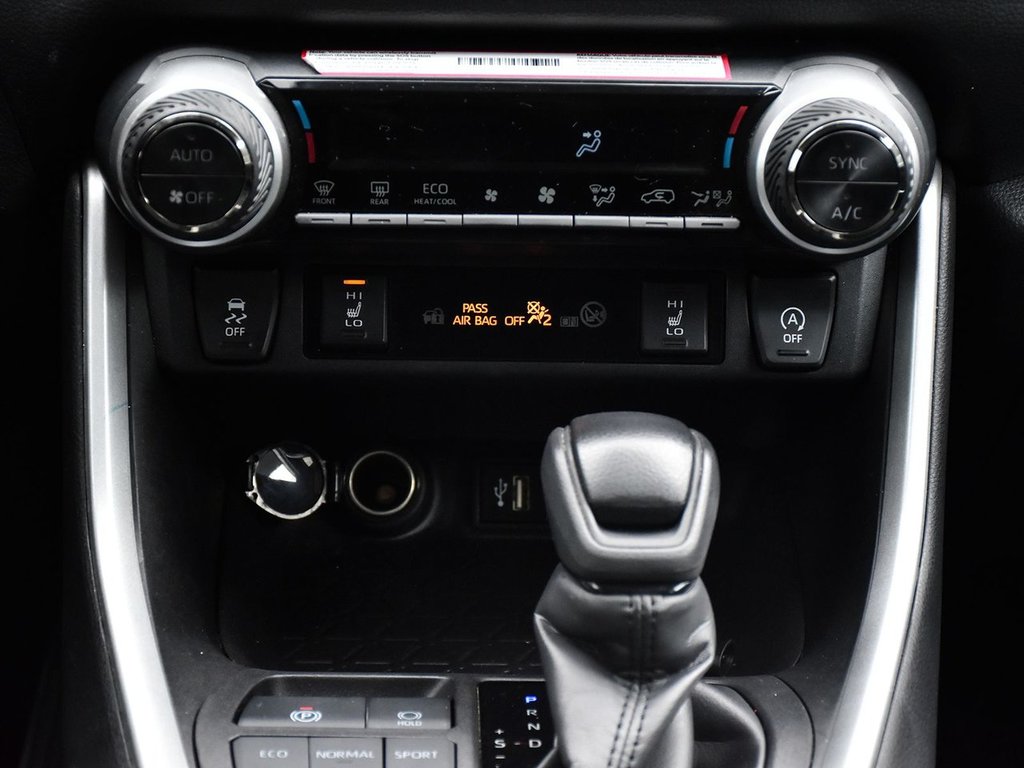2024 Toyota RAV4 XLE in Mississauga, Ontario - 17 - w1024h768px