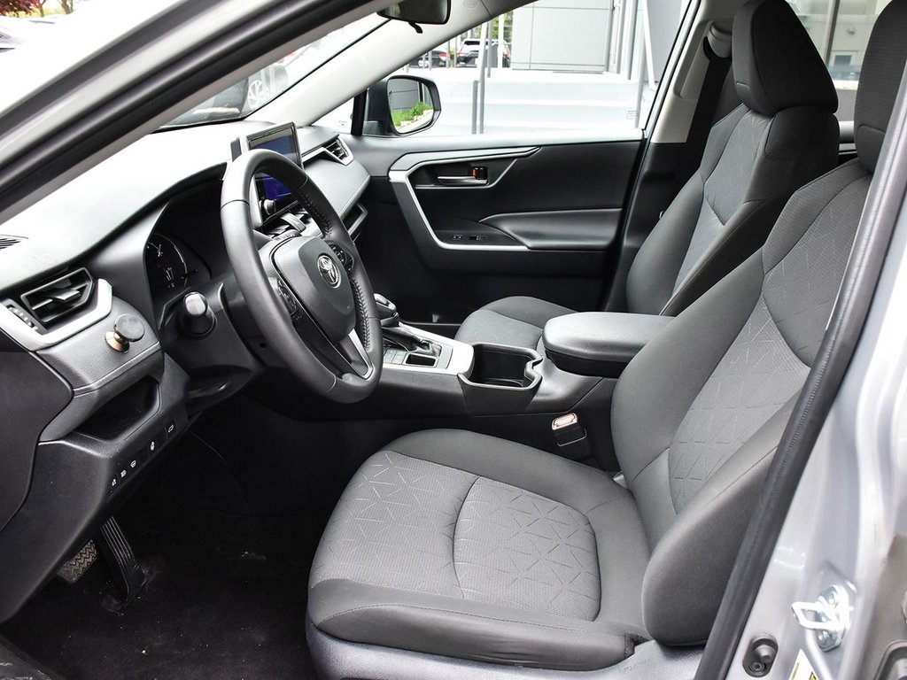 2024 Toyota RAV4 XLE in Mississauga, Ontario - 9 - w1024h768px