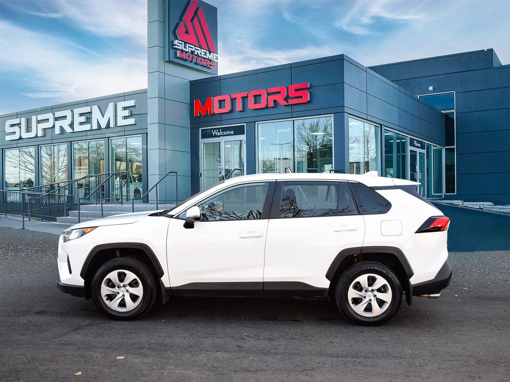 2024 Toyota RAV4 LE in Mississauga, Ontario - 3 - w1024h768px