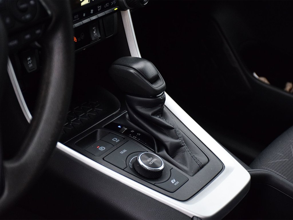 2024 Toyota RAV4 Hybrid LE in Mississauga, Ontario - 8 - w1024h768px