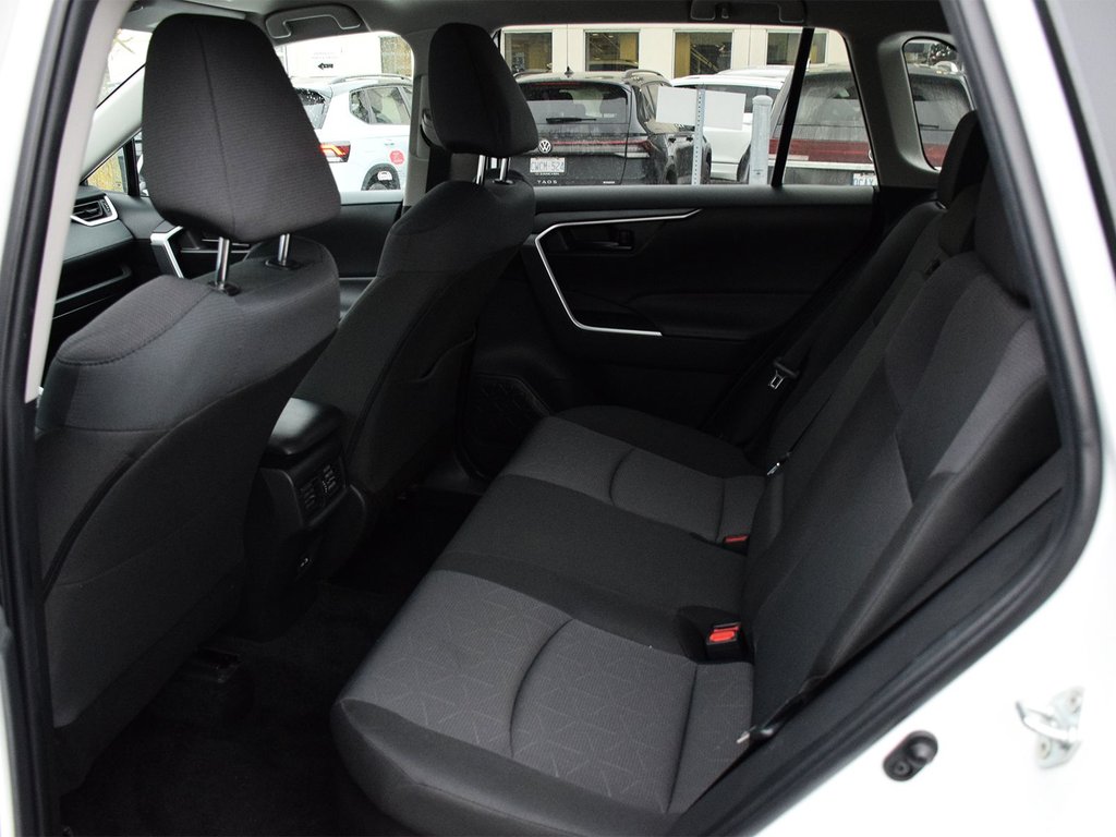 2024 Toyota RAV4 Hybrid LE in Mississauga, Ontario - 10 - w1024h768px