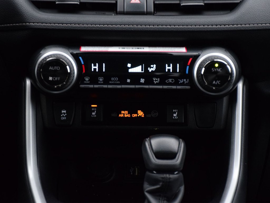 2024 Toyota RAV4 Hybrid LE in Mississauga, Ontario - 15 - w1024h768px