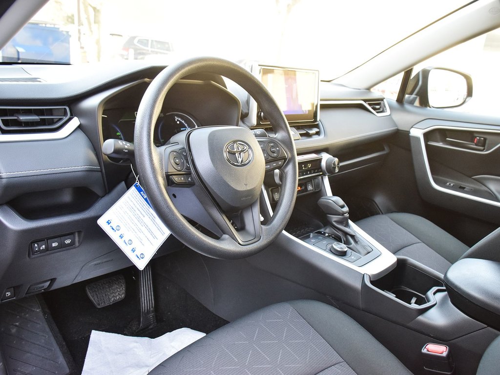 2025 Toyota RAV4 Hybrid LE in Mississauga, Ontario - 7 - w1024h768px