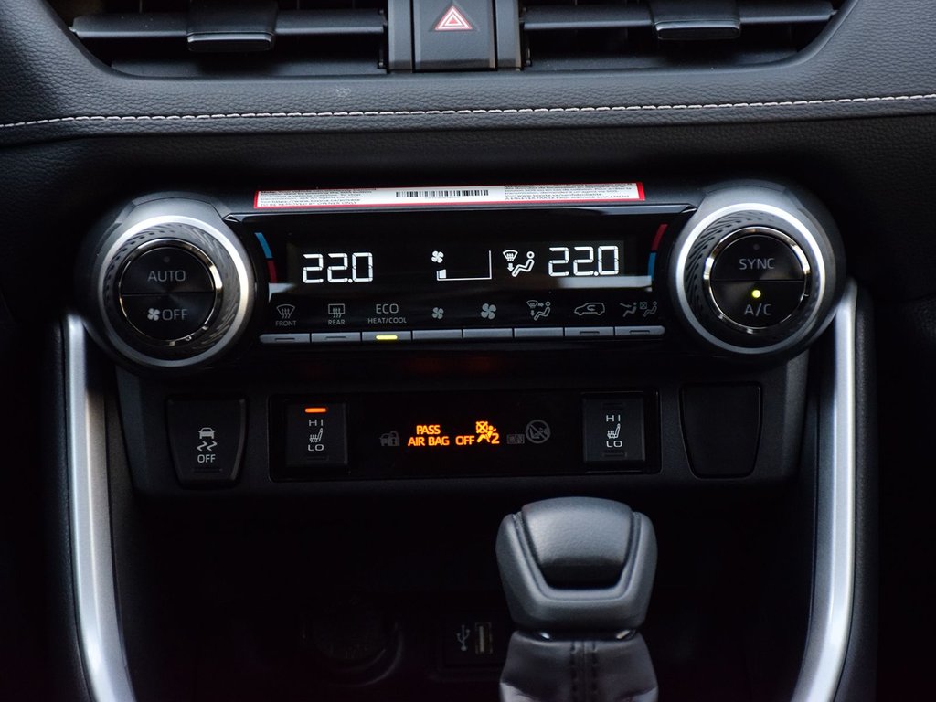 2025 Toyota RAV4 Hybrid LE in Mississauga, Ontario - 17 - w1024h768px