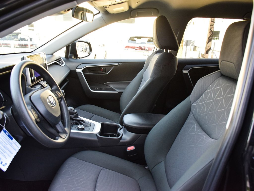 2025 Toyota RAV4 Hybrid LE in Mississauga, Ontario - 9 - w1024h768px