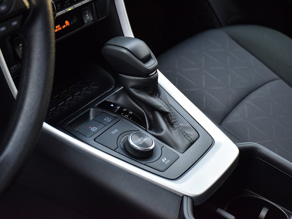 2025 Toyota RAV4 Hybrid LE in Mississauga, Ontario - 10 - w1024h768px