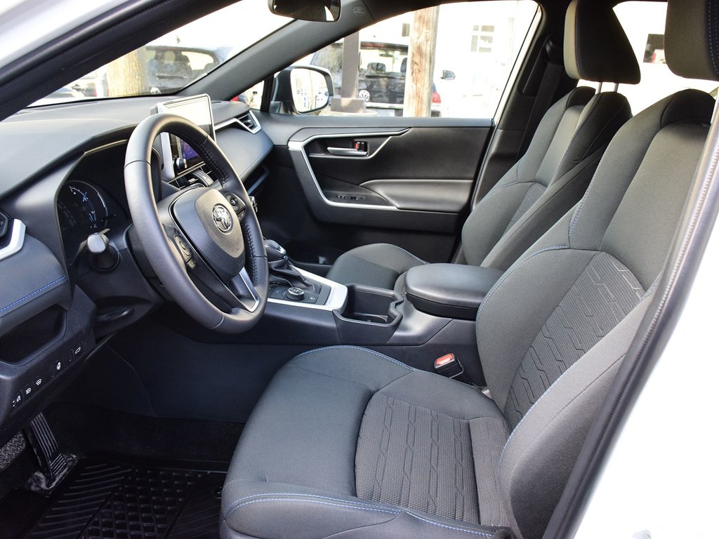 2025 Toyota RAV4 SE HYBRID AWD in Mississauga, Ontario - 8 - w1024h768px