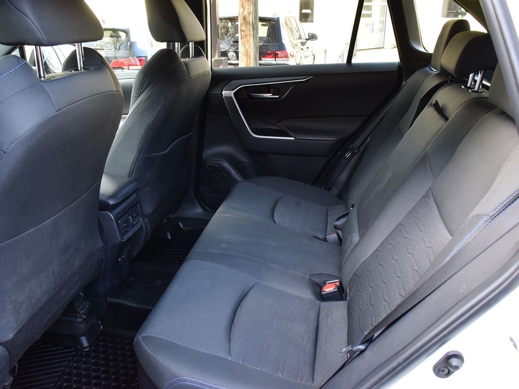 2025 Toyota RAV4 SE HYBRID AWD in Mississauga, Ontario - 12 - w1024h768px