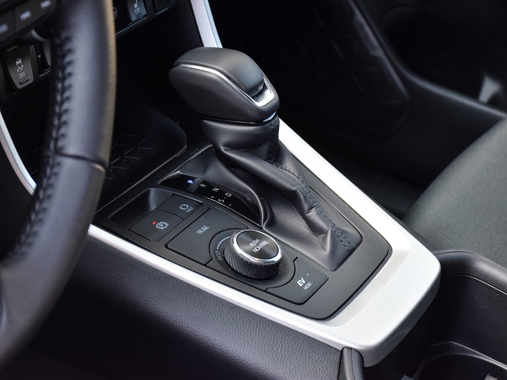 2025 Toyota RAV4 SE HYBRID AWD in Mississauga, Ontario - 9 - w1024h768px