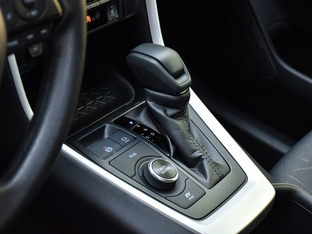 2025 Toyota RAV4 Hybrid LE AWD in Mississauga, Ontario - 9 - w1024h768px