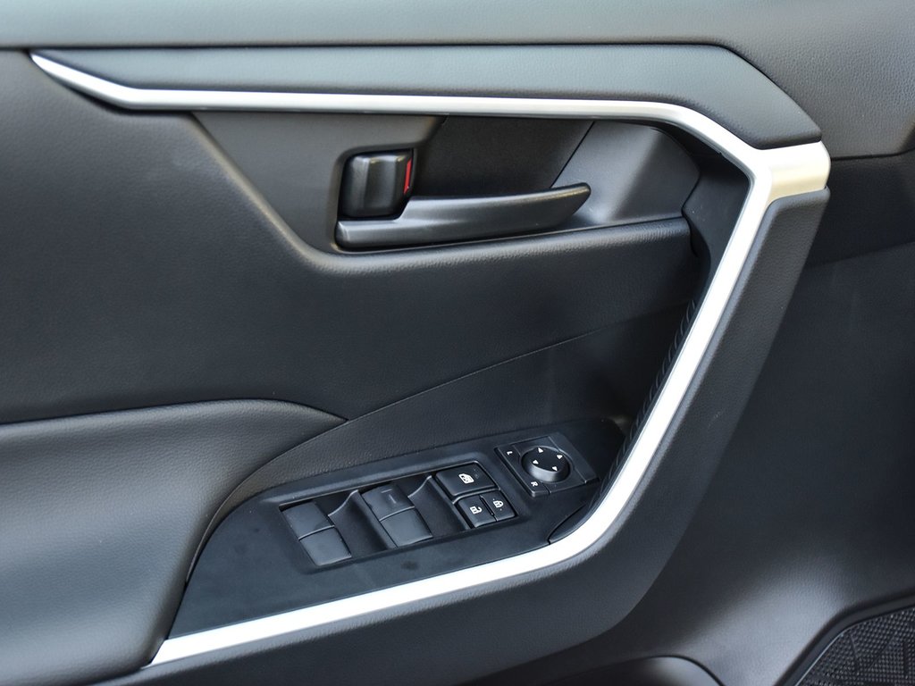 2025 Toyota RAV4 Hybrid LE AWD in Mississauga, Ontario - 10 - w1024h768px