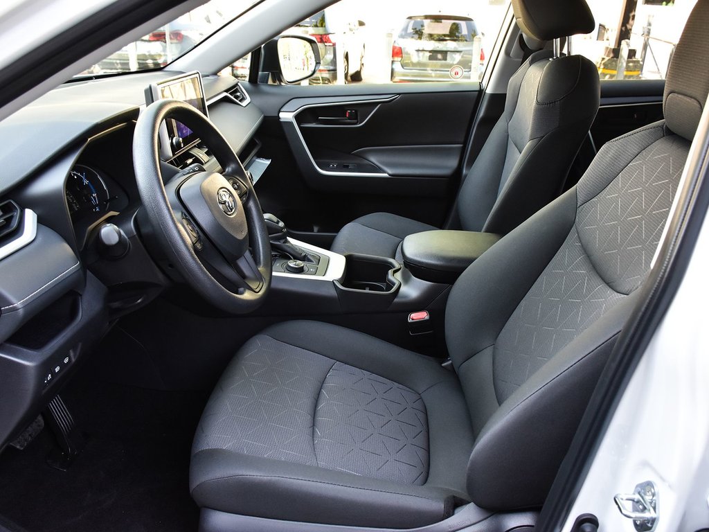 2025 Toyota RAV4 Hybrid LE AWD in Mississauga, Ontario - 8 - w1024h768px