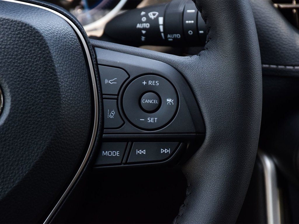 2025 Toyota RAV4 HYBRID XLE in Mississauga, Ontario - 22 - w1024h768px