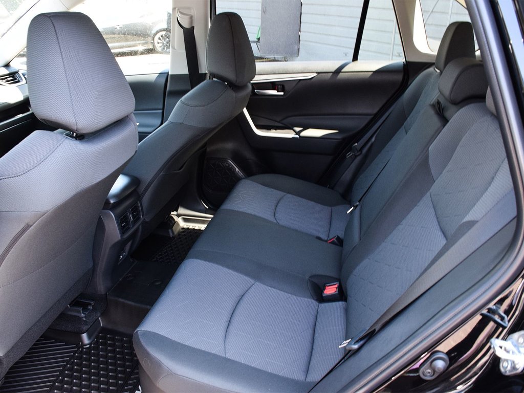 2025 Toyota RAV4 HYBRID XLE in Mississauga, Ontario - 12 - w1024h768px