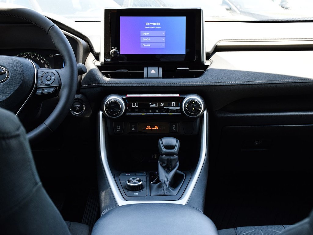 2025 Toyota RAV4 HYBRID XLE in Mississauga, Ontario - 14 - w1024h768px