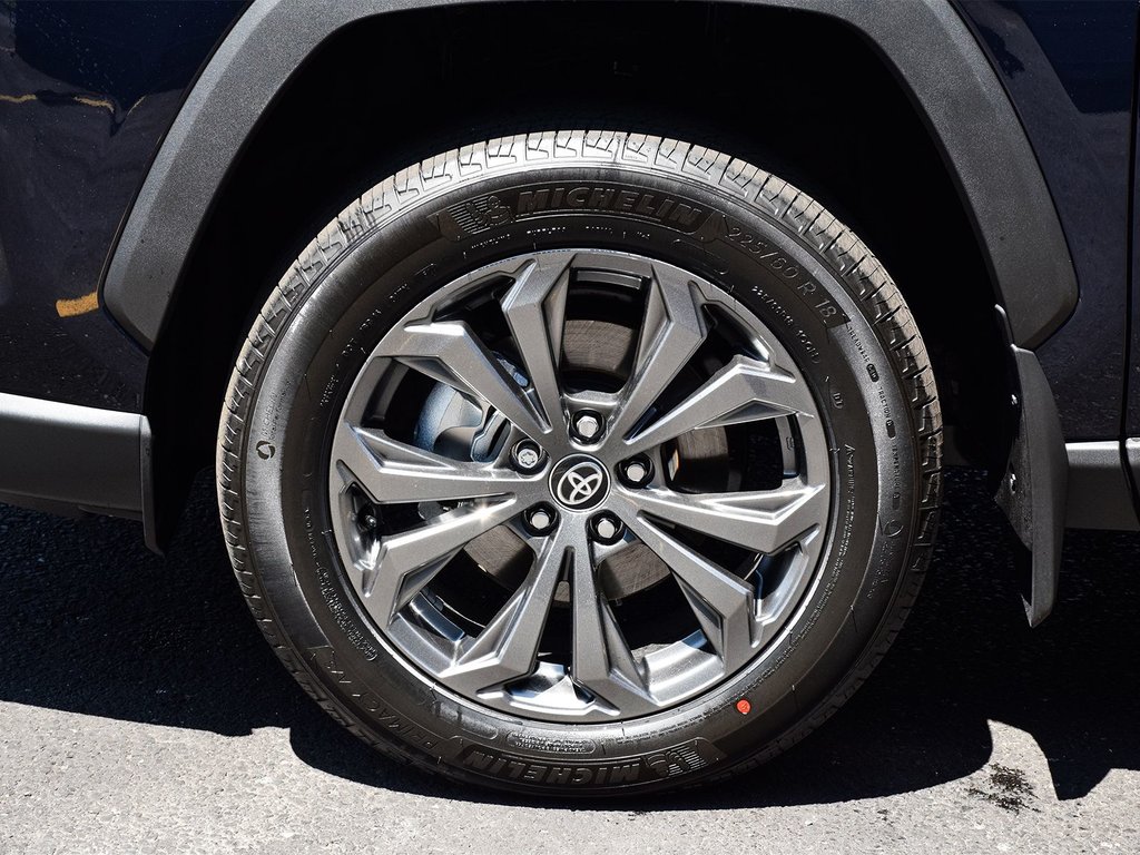 2025 Toyota RAV4 HYBRID LIMITED in Mississauga, Ontario - 6 - w1024h768px