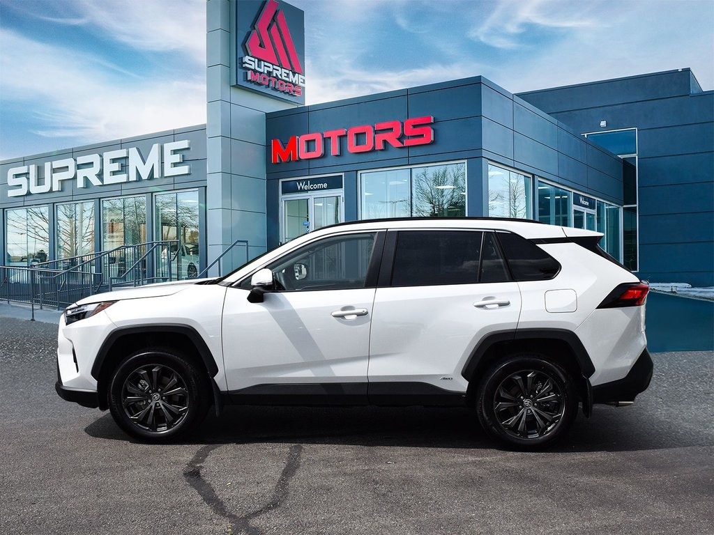 2025 Toyota RAV4 HYBRID XLE in Mississauga, Ontario - 4 - w1024h768px