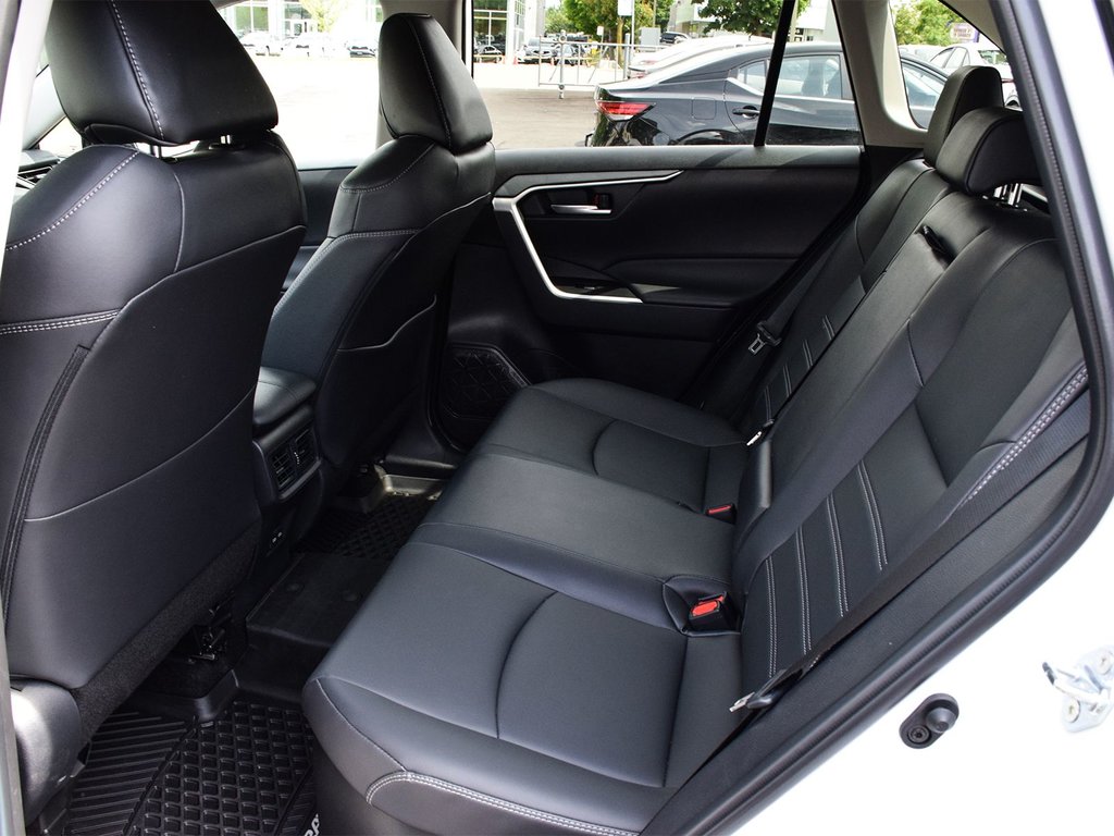2025 Toyota RAV4 HYBRID XLE in Mississauga, Ontario - 12 - w1024h768px