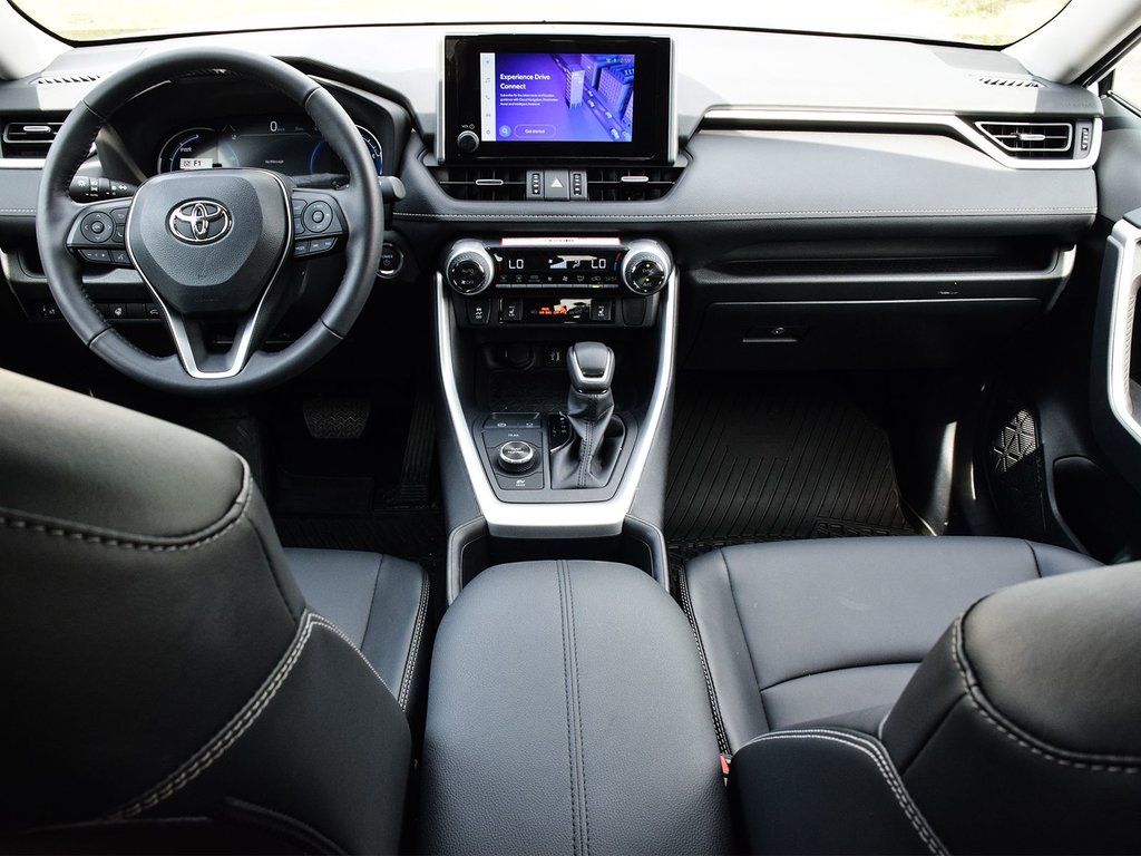 2025 Toyota RAV4 HYBRID XLE in Mississauga, Ontario - 13 - w1024h768px