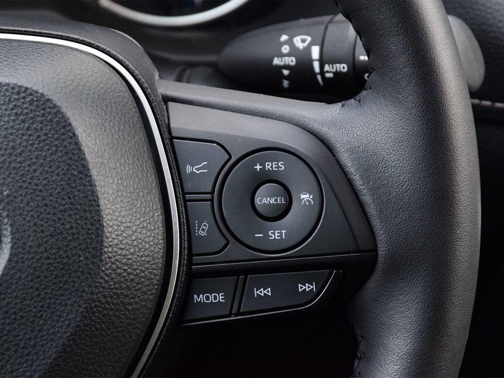 2025 Toyota RAV4 HYBRID XLE in Mississauga, Ontario - 21 - w1024h768px