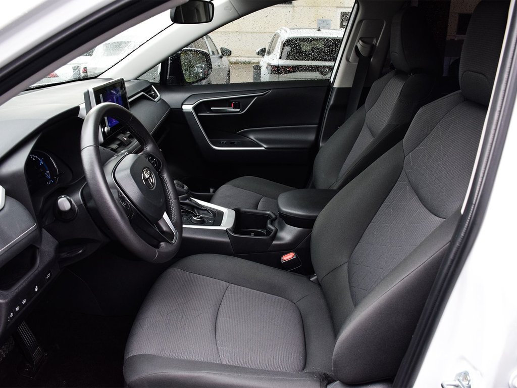2025 Toyota RAV4 Hybrid XLE in Mississauga, Ontario - 8 - w1024h768px