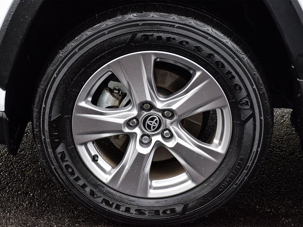2025 Toyota RAV4 Hybrid XLE in Mississauga, Ontario - 5 - w1024h768px