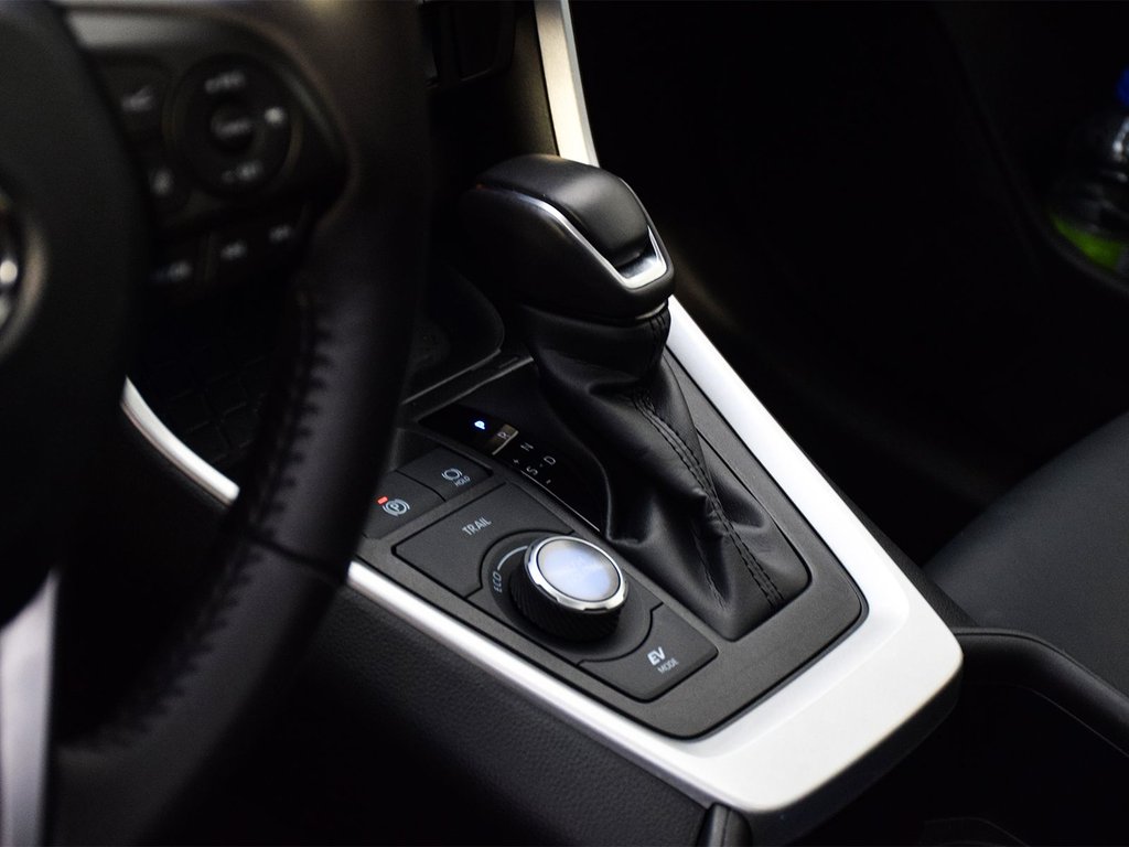 2025 Toyota RAV4 Hybrid XSE in Mississauga, Ontario - 8 - w1024h768px