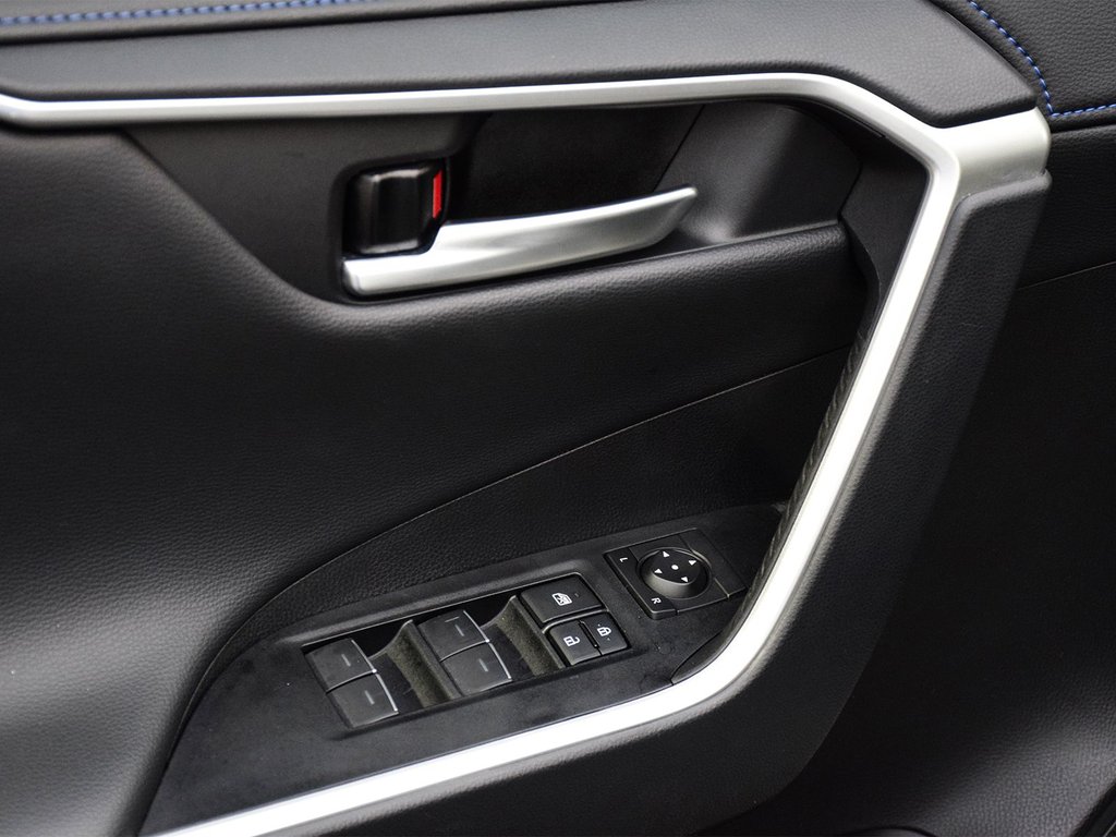 2025 Toyota RAV4 Hybrid XSE in Mississauga, Ontario - 9 - w1024h768px