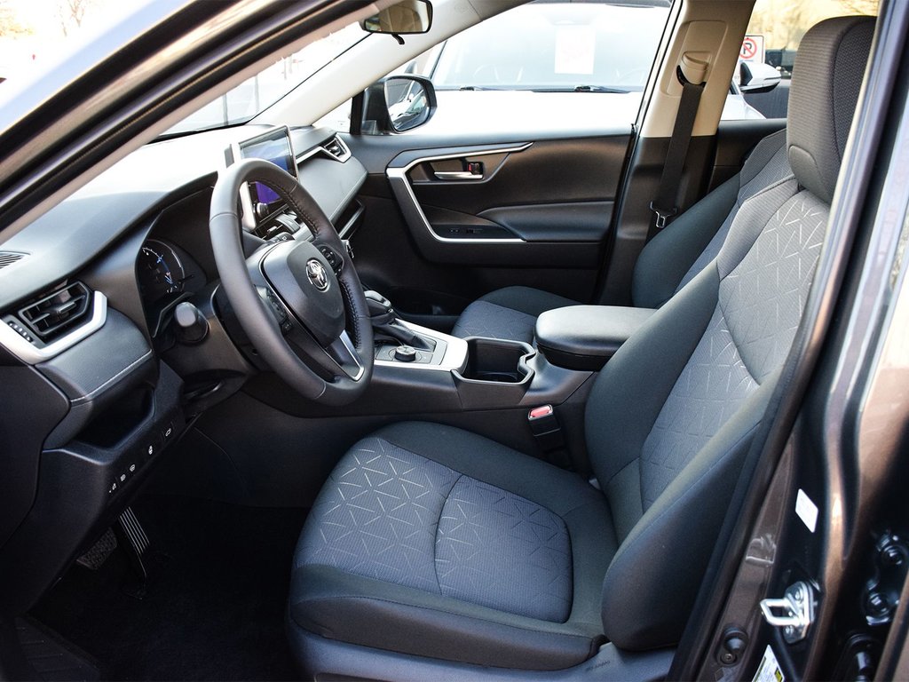 2025 Toyota RAV4 Hybrid XLE in Mississauga, Ontario - 7 - w1024h768px