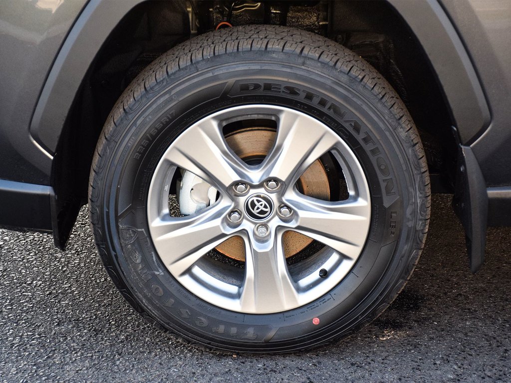 2025 Toyota RAV4 Hybrid XLE in Mississauga, Ontario - 5 - w1024h768px