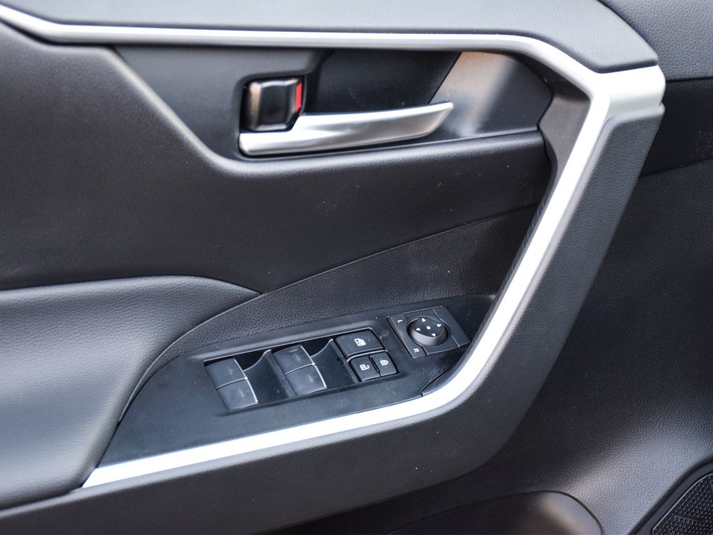 2025 Toyota RAV4 Hybrid XLE in Mississauga, Ontario - 10 - w1024h768px