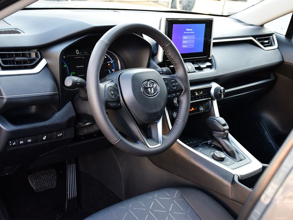 2025 Toyota RAV4 Hybrid XLE in Mississauga, Ontario - 6 - w1024h768px