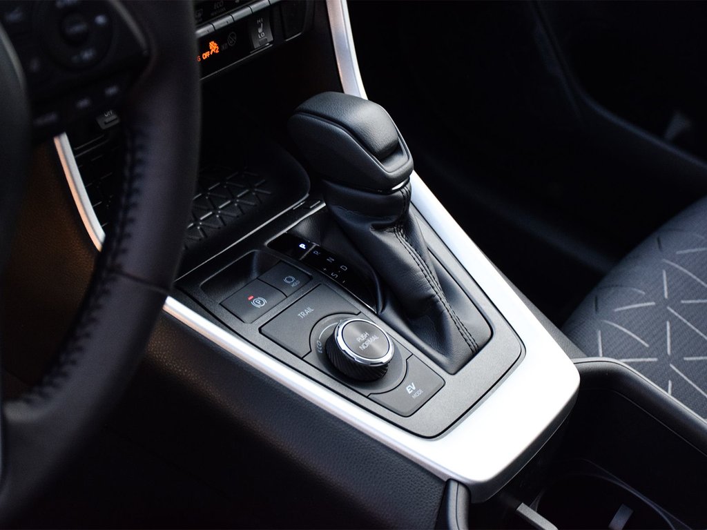 2025 Toyota RAV4 Hybrid XLE in Mississauga, Ontario - 8 - w1024h768px