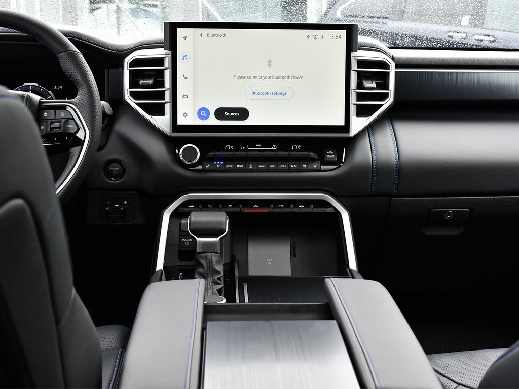 2025 Toyota Sequoia PLATINUM in Mississauga, Ontario - 14 - w1024h768px