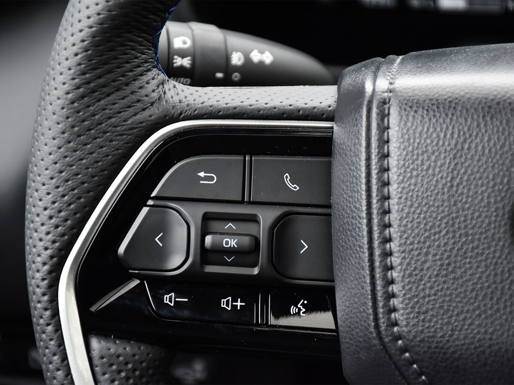 2025 Toyota Sequoia PLATINUM in Mississauga, Ontario - 18 - w1024h768px